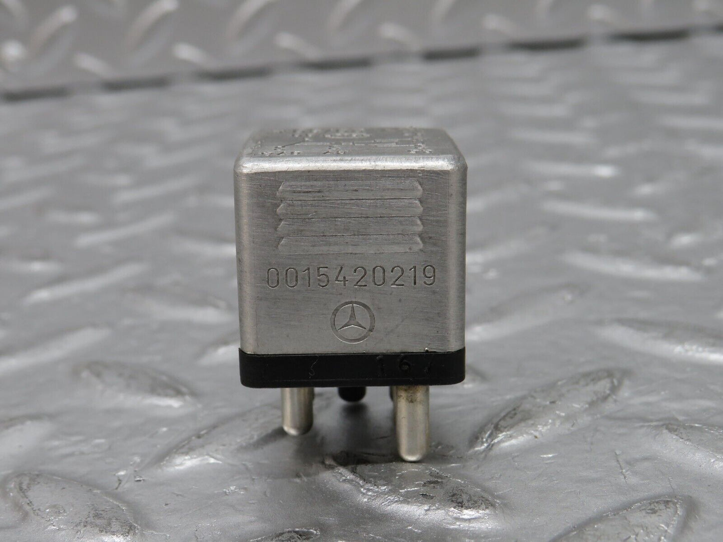 32474 Mercedes-Benz S124 300TE Wagon Multi Purpose Relay 0015420219