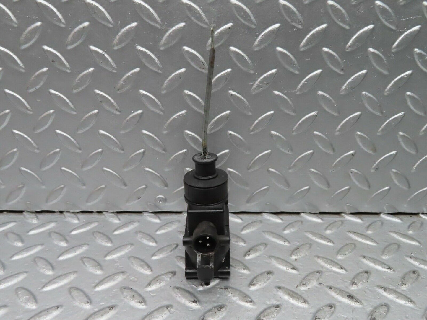 21443 Mercedes-Benz W126 300SE Front Door Lock Vacuum Actuator