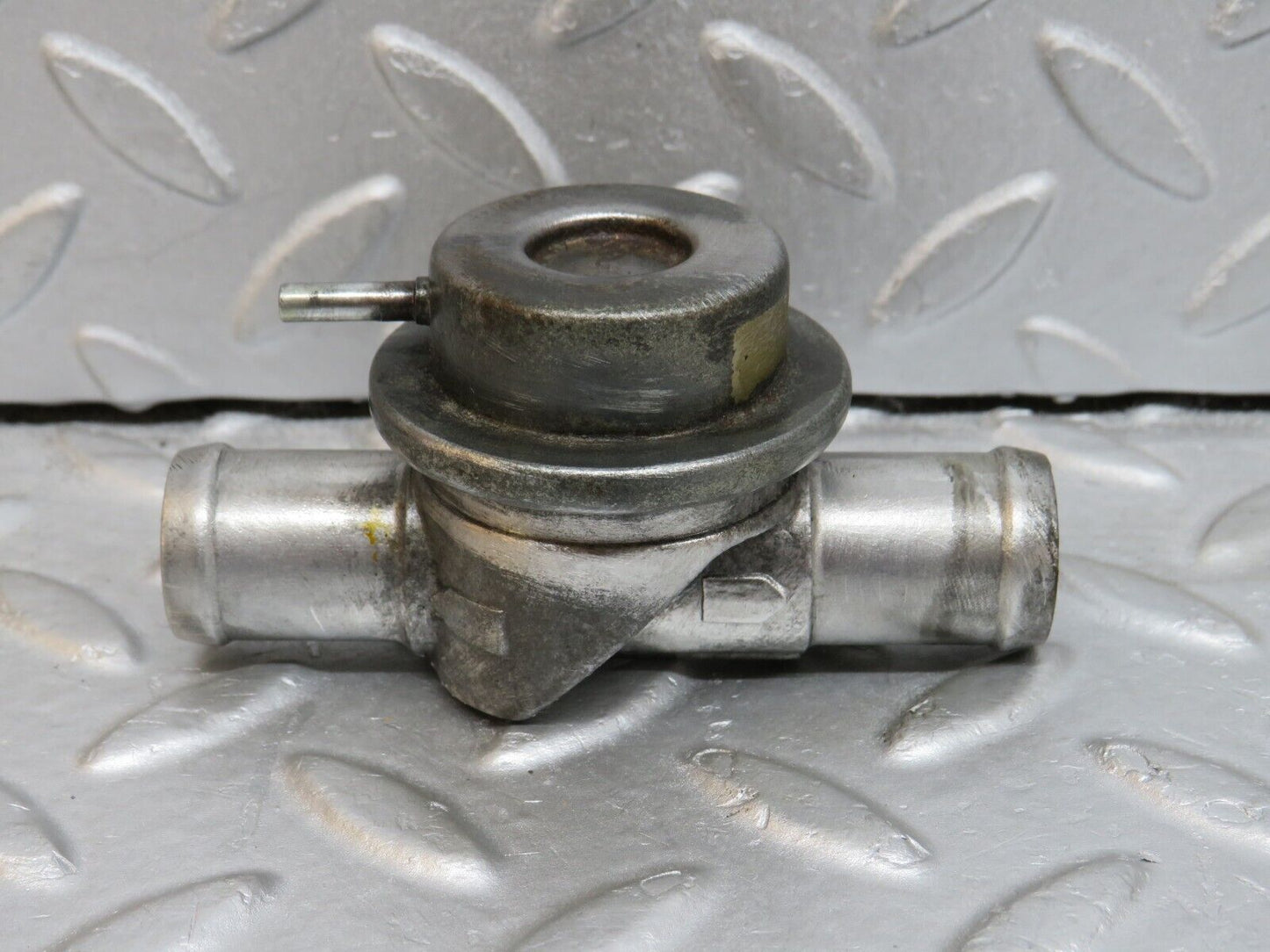38111 Mercedes-Benz A124 320E Cabriolet EGR Exhaust Gas Recirculation Valve