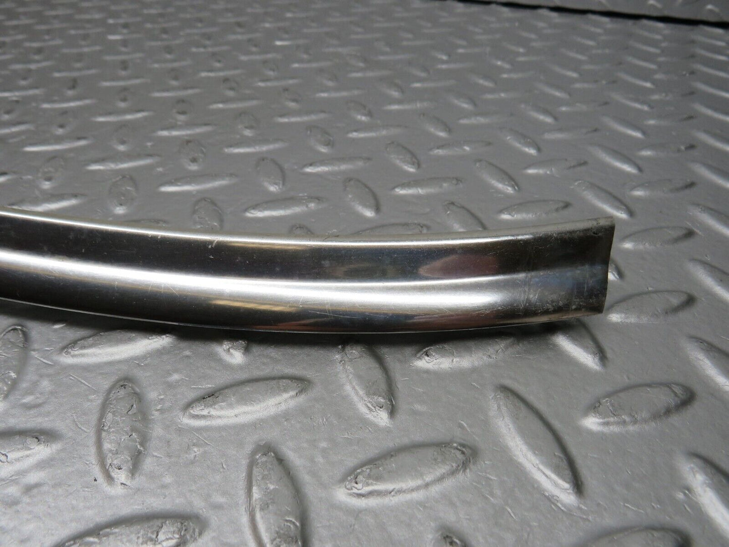 39277 Mercedes-Benz R107 500SL Coupe Front Windscreen Lower Chrome Trim