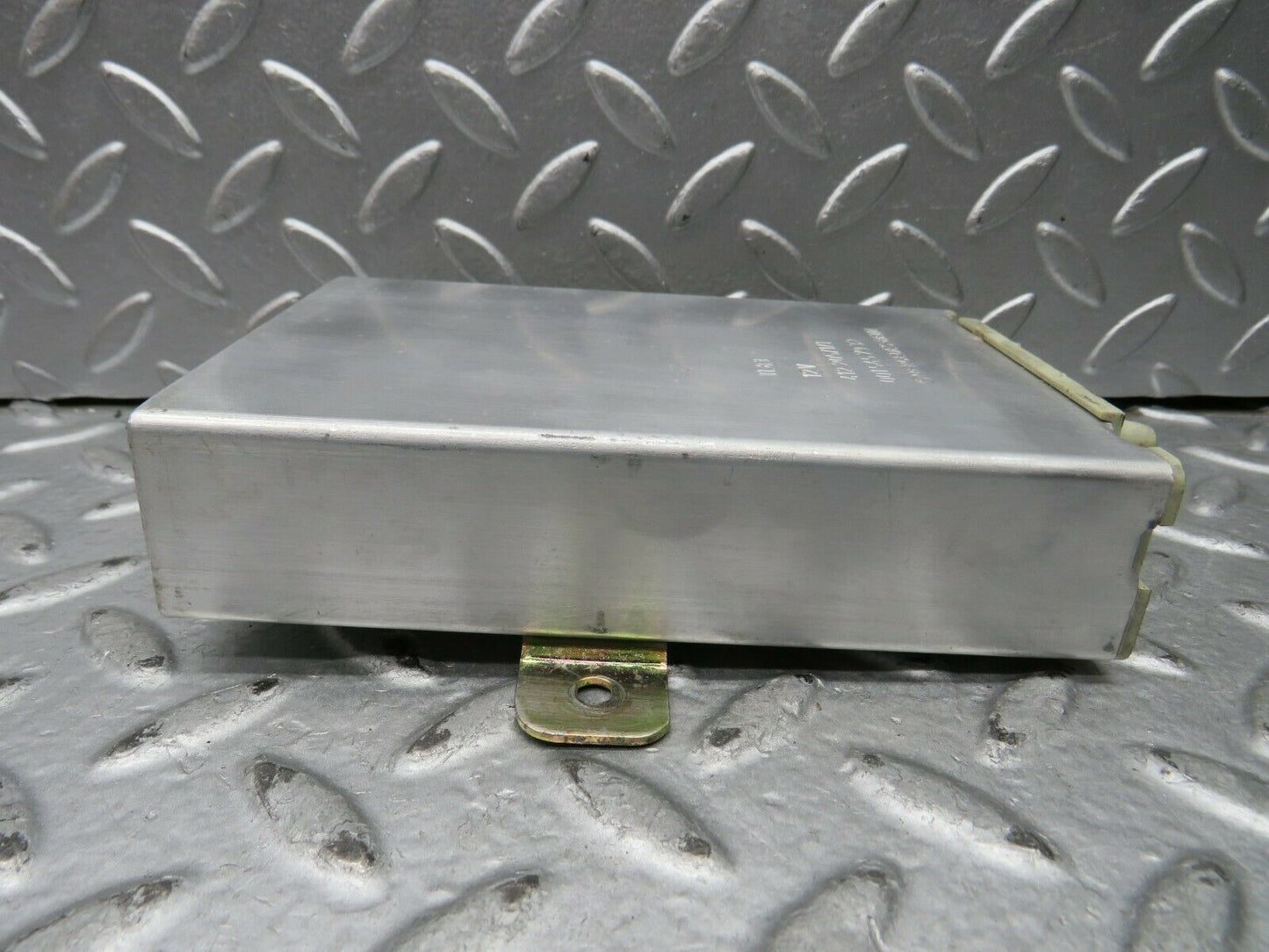 22110 Mercedes-Benz S123 280TE Cruise Control Module Unit 0015457932