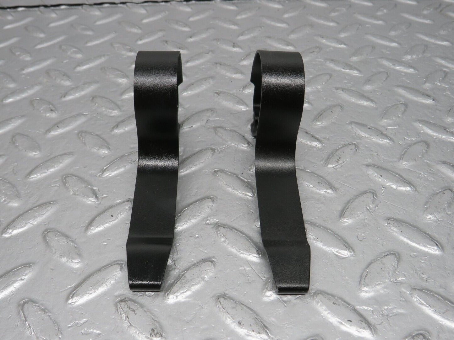 40176 Mercedes-Benz R107 350SL Radiator Fan Shroud Holder Bracket 2x