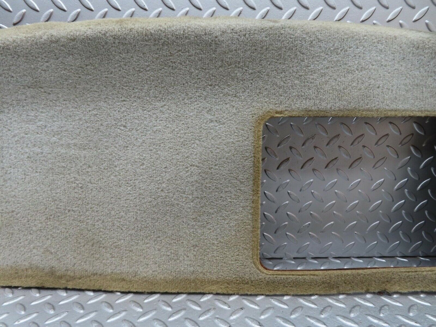13569 Mercedes-Benz W123 200 Parcel Shelf