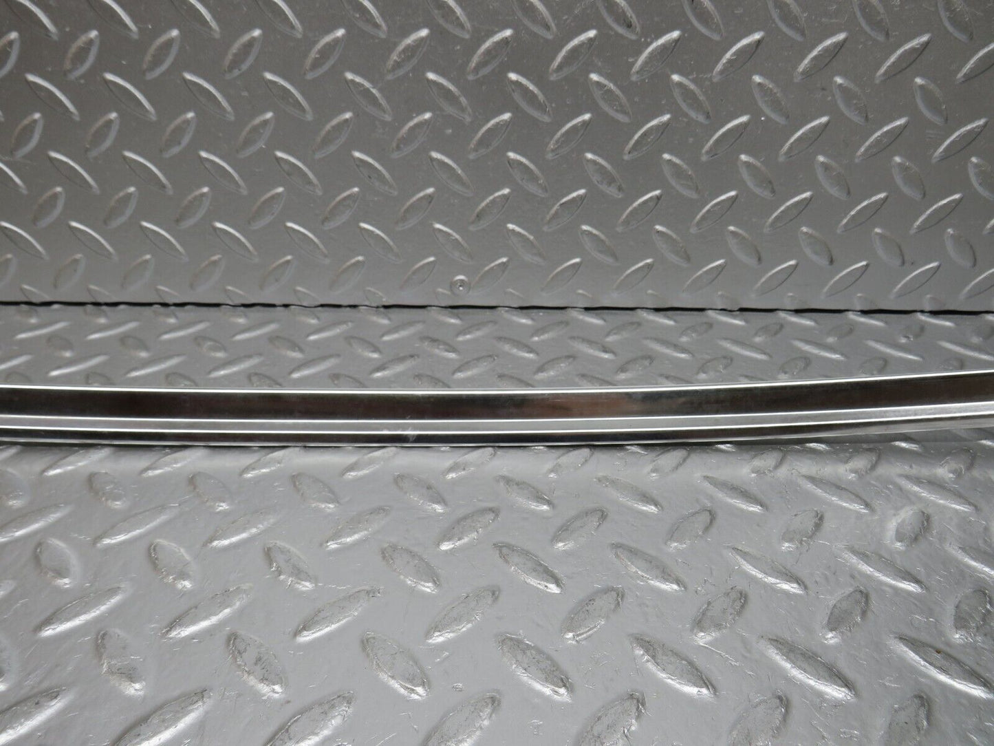 0646 Mercedes-Benz W123 230E Rear Windscreen Chrome Frame