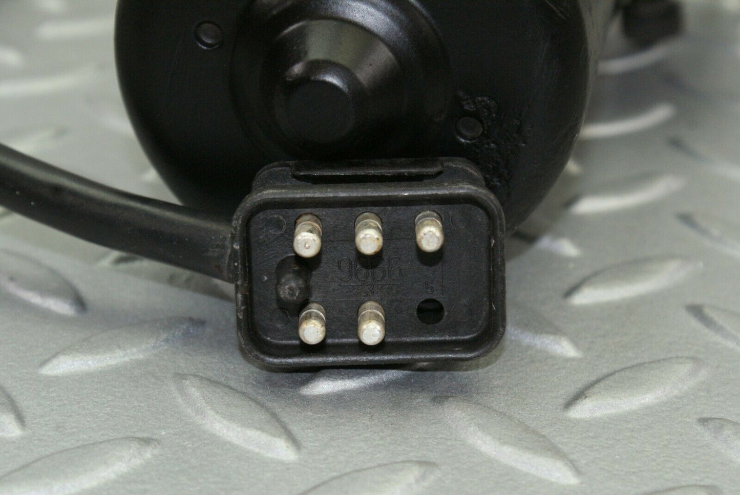 2654 Mercedes-Benz W116 350SE Wiper Motor Bosch 0390341065