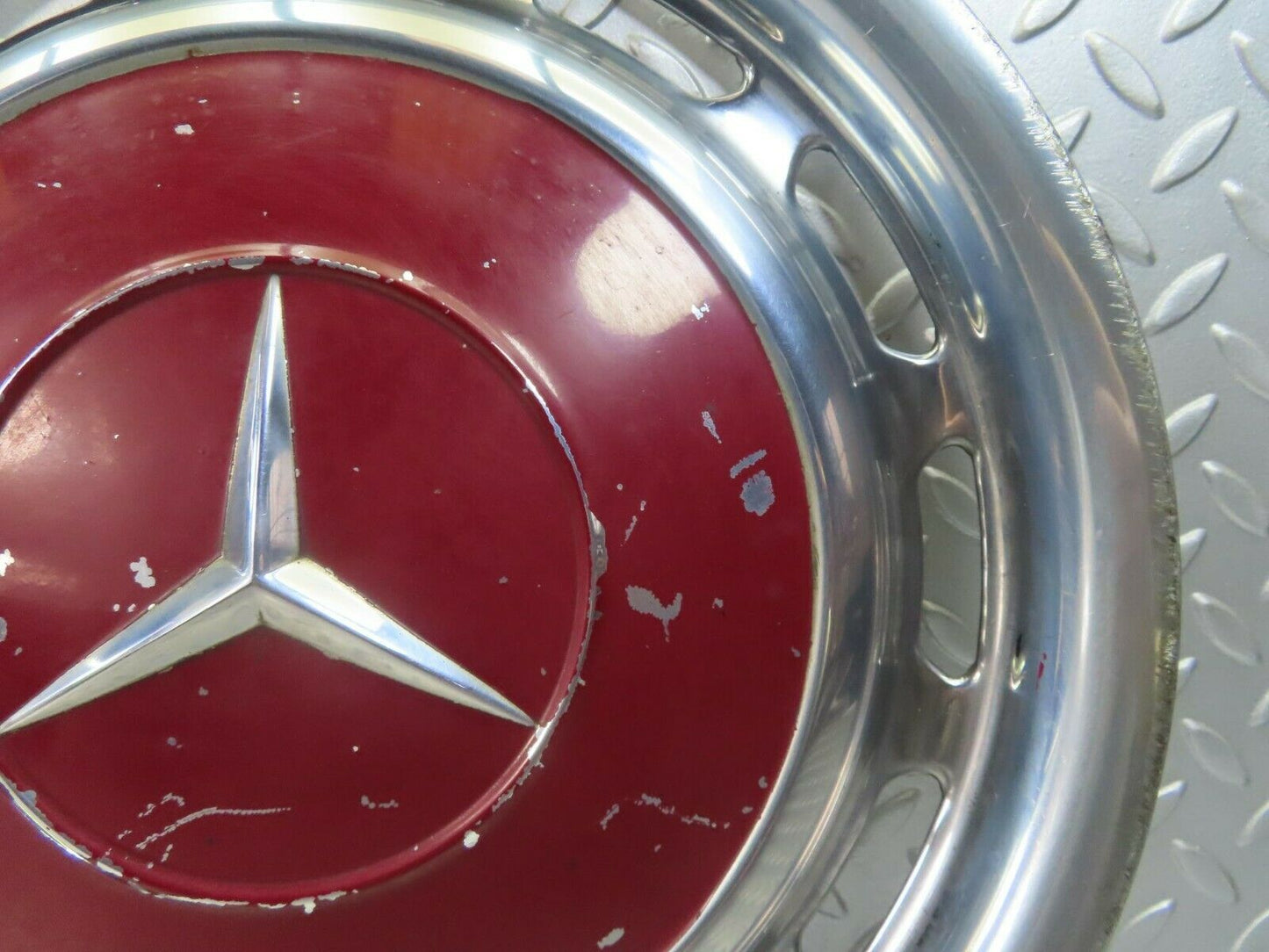 8408 Mercedes-Benz Vintage Wheel Trim Hub Cap 14