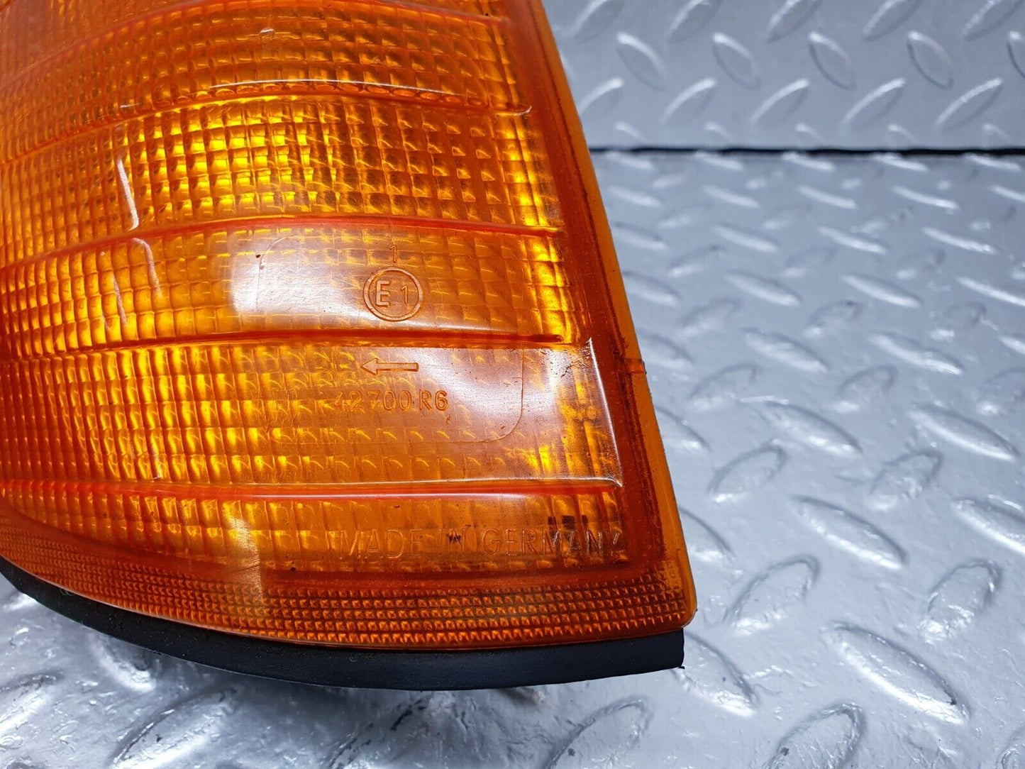 41436 Mercedes-Benz W124 200E Indicator Light Bosch Front Right 42700R6