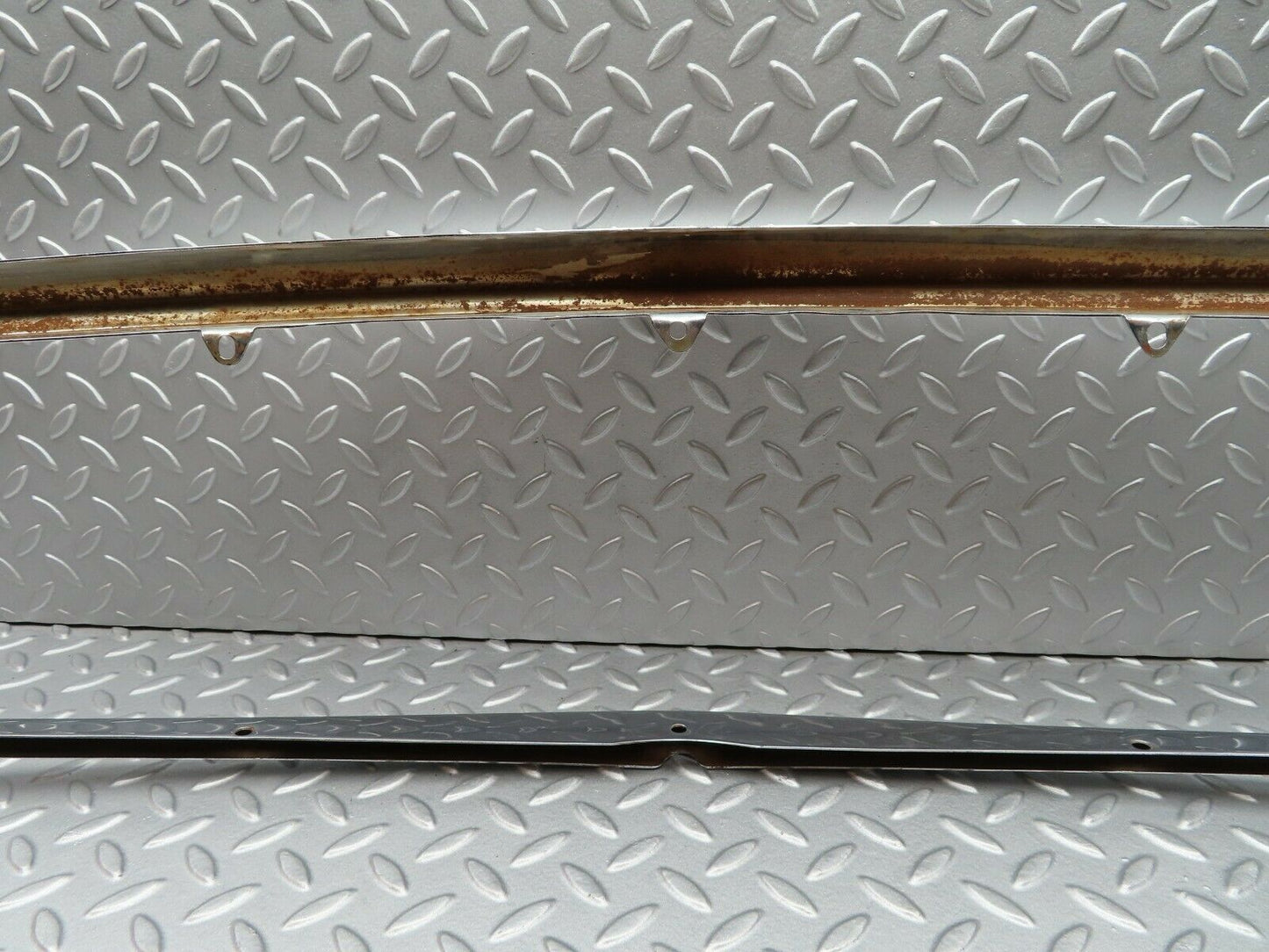 5067 Mercedes-Benz R107 350SL Bonnet Grill Chrome Frame
