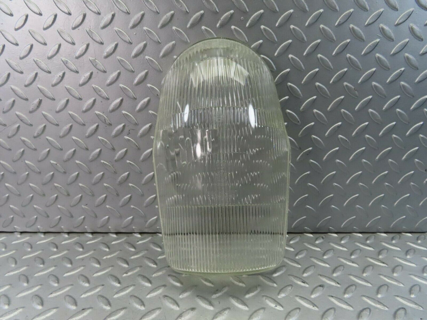 8601 Mercedes-Benz W108 Headlight Lens 1305630023