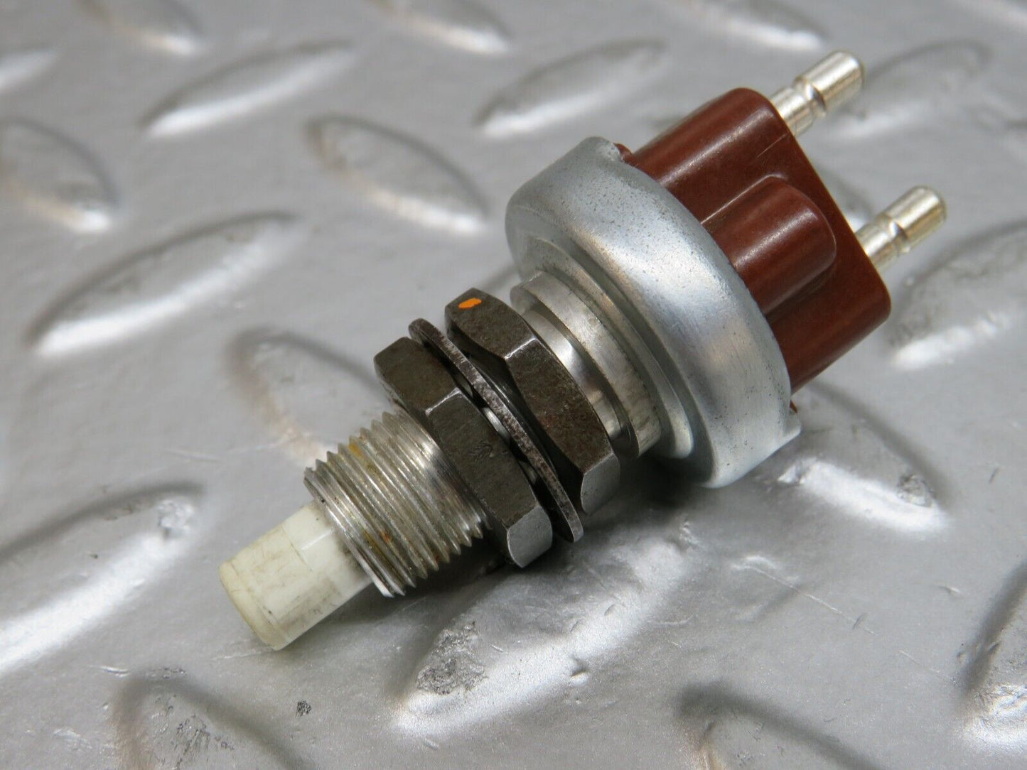 25431 Mercedes-Benz W123 200 Brake Light Contact Switch 190130