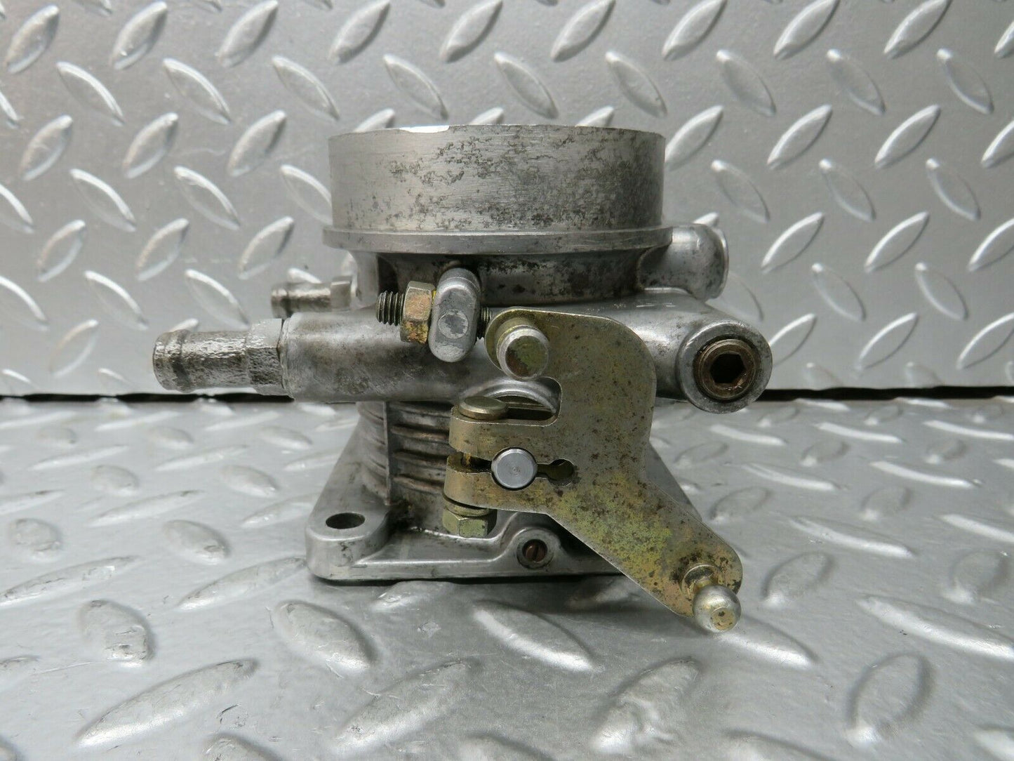 23525 Mercedes-Benz W114 280E Throttle Body Valve