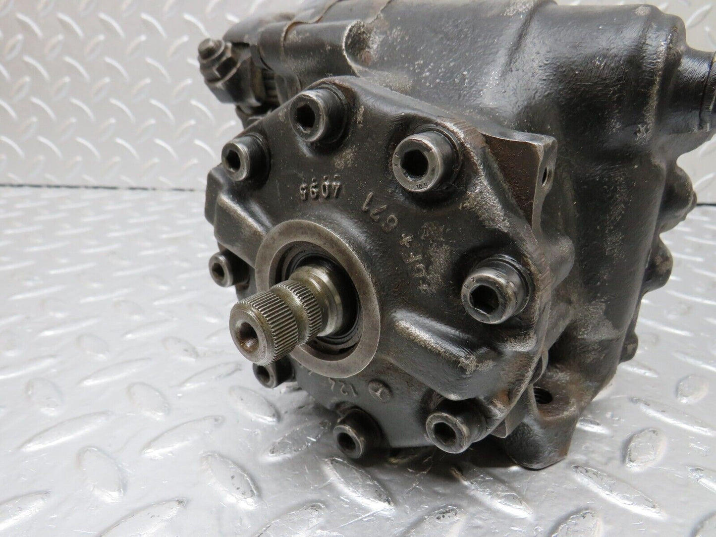 34225 Mercedes-Benz W124 260E Steering Box Steering Rack 1244610501
