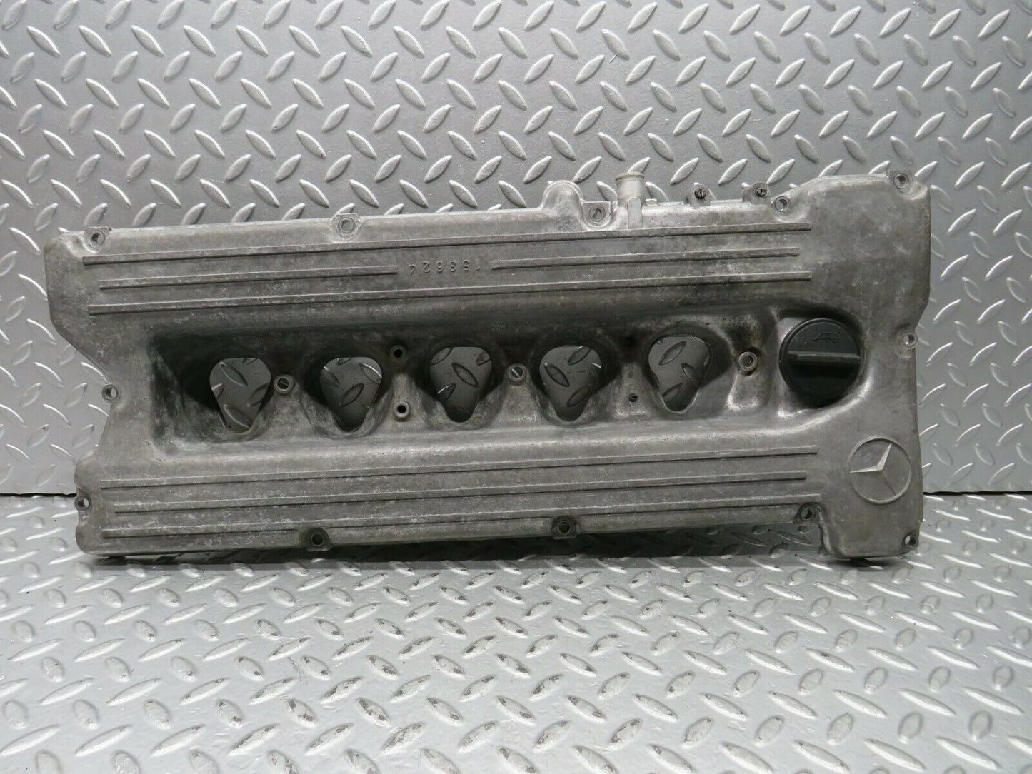 22232 Mercedes-Benz S123 280TE Wagon Cylinder Head Valve Cover 1100160905
