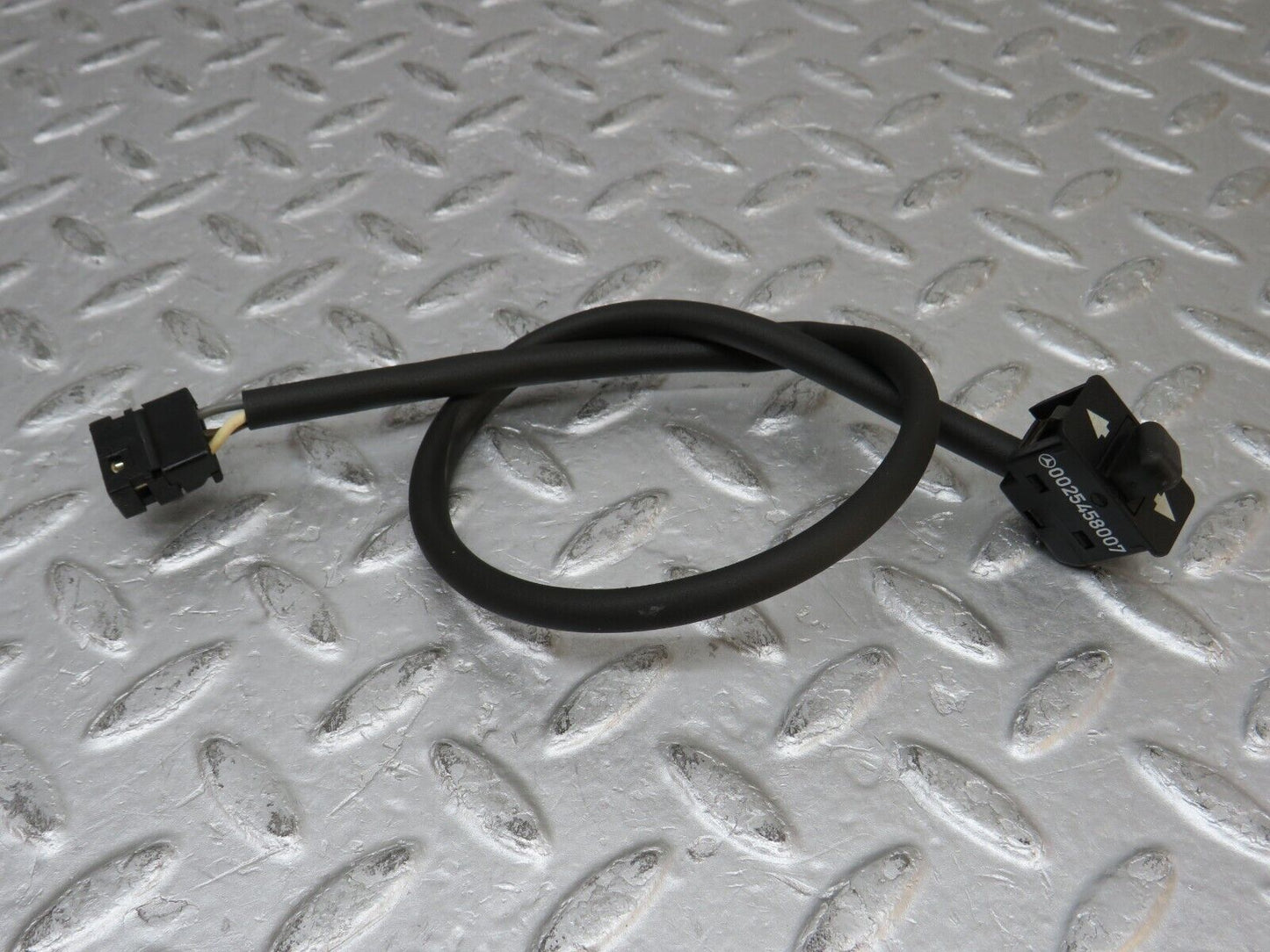 37978 Mercedes-Benz A124 320E Cabriolet Steering Column Adjustment Switch 0025458007