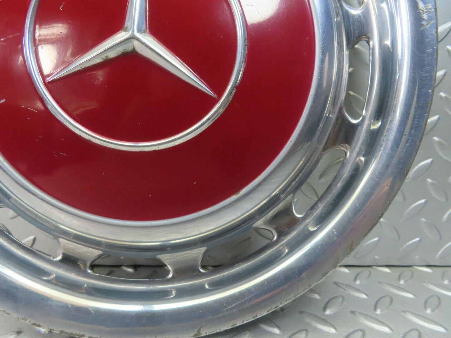 8403 Mercedes-Benz Vintage Wheel Trim Hub Cap 14