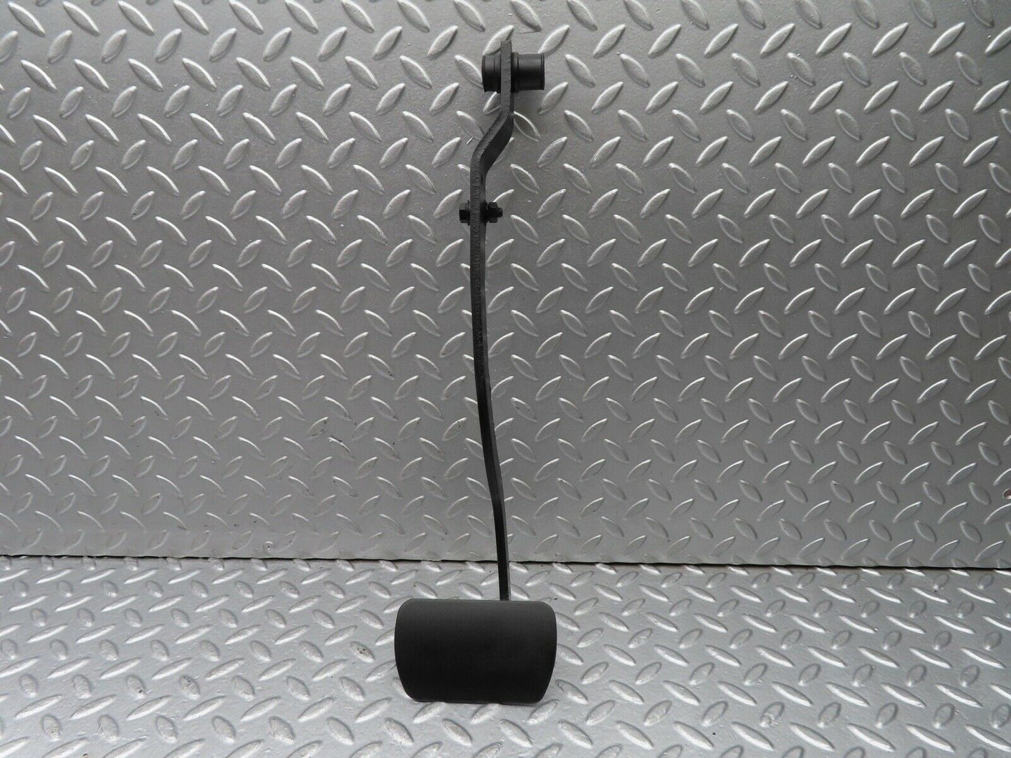 18196 Mercedes-Benz W116 450SEL Brake Pedal