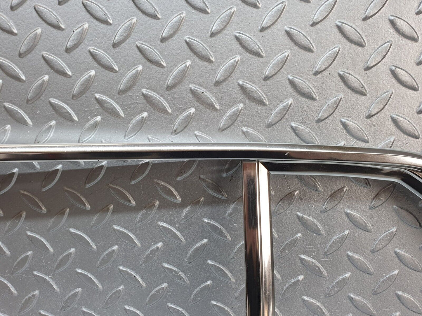 43052 Mercedes-Benz R107 Hardtop Side Window Chrome Moulding Trim Left