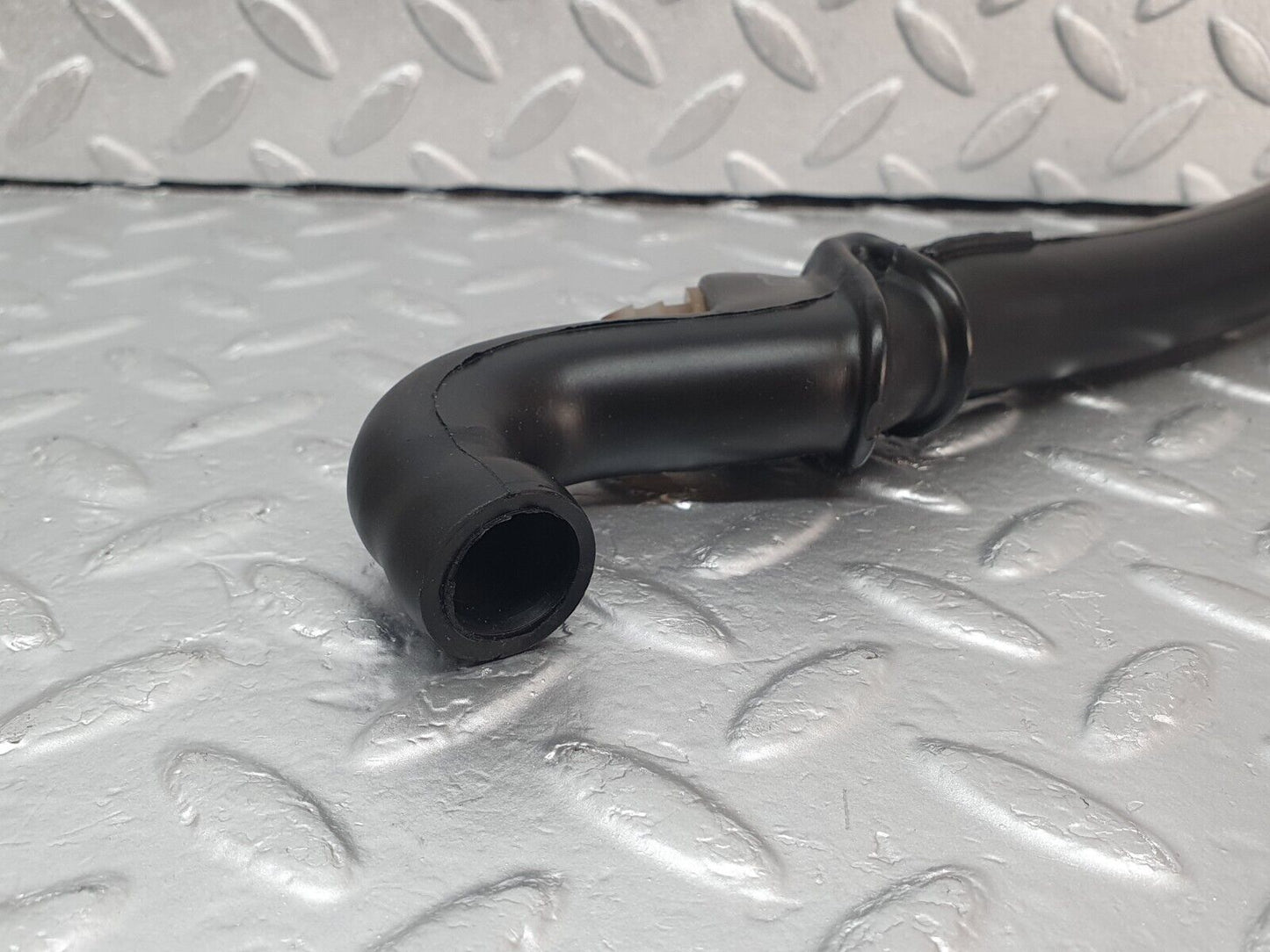 43667 Mercedes-Benz C126 380SEC Coupe Air Intake Hose Pipe 1160942082