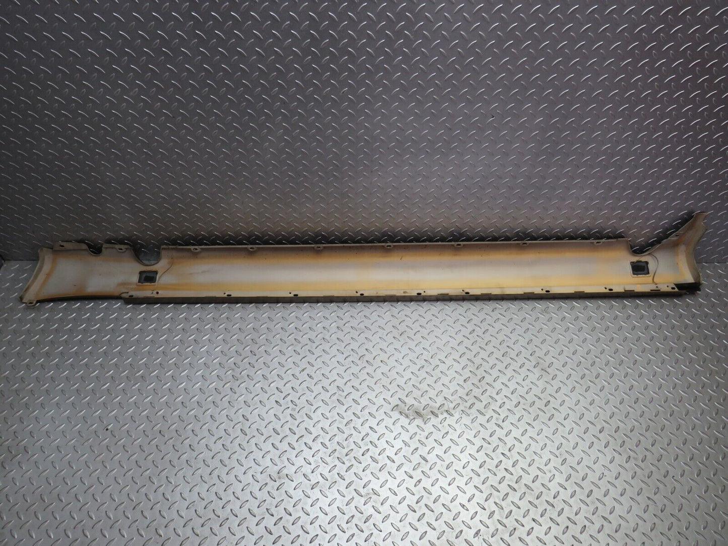 29212 Mercedes-Benz W124 230E Side Skirt Left Side 1246902340