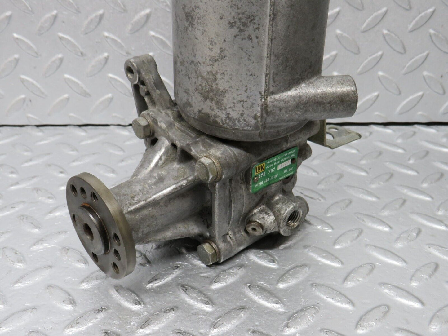 38933 Mercedes-Benz W201 190E Power Steering Pump LuK 2014602180