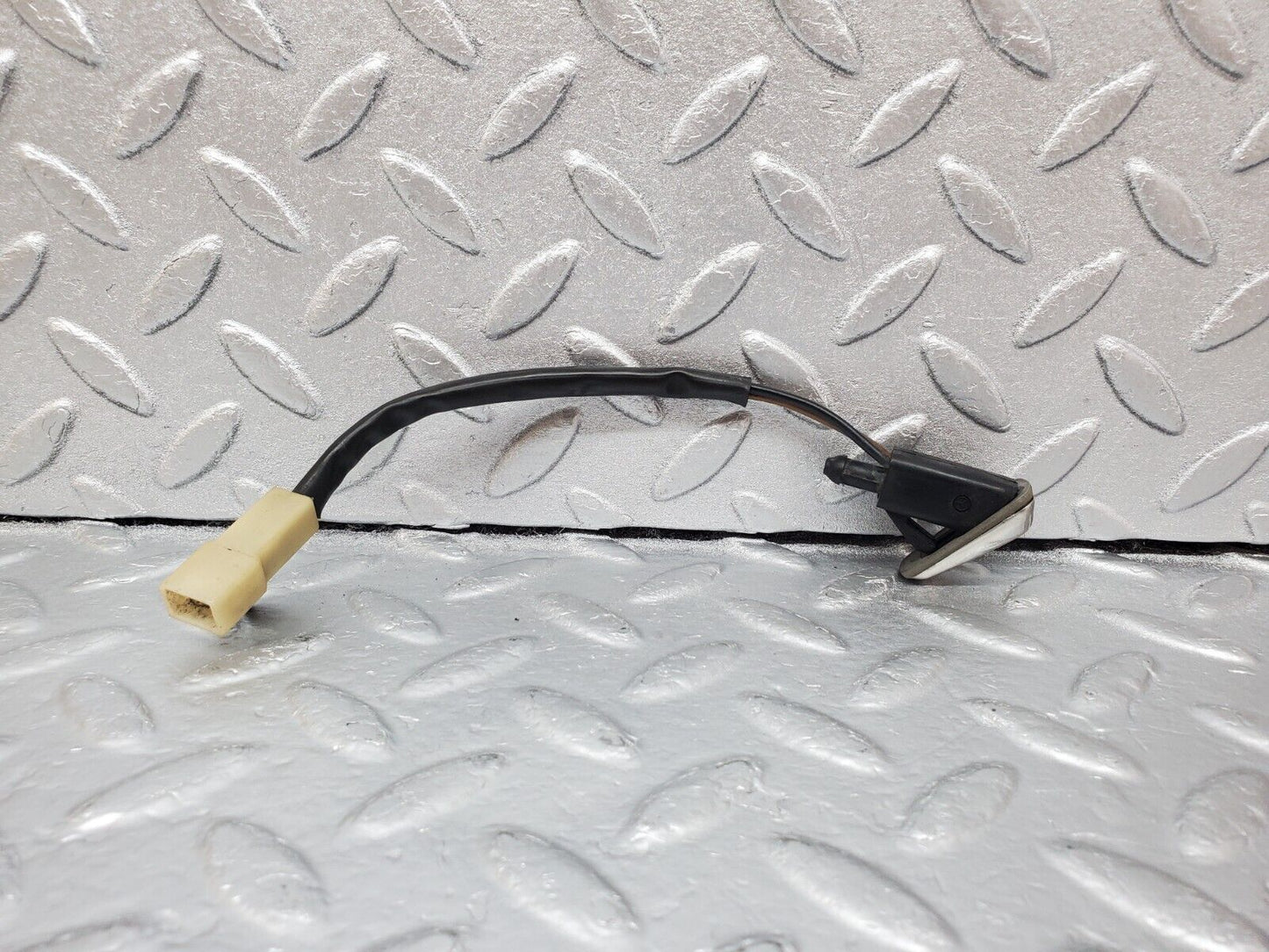 45730 Mercedes-Benz W126 420SE Windscreen Washer Nozzle