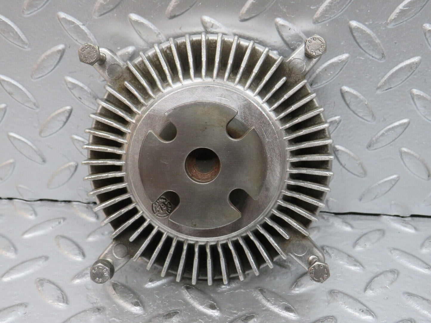 0069 Mercedes-Benz W116 350SE Engine Cooling Fan Clutch 1162000122