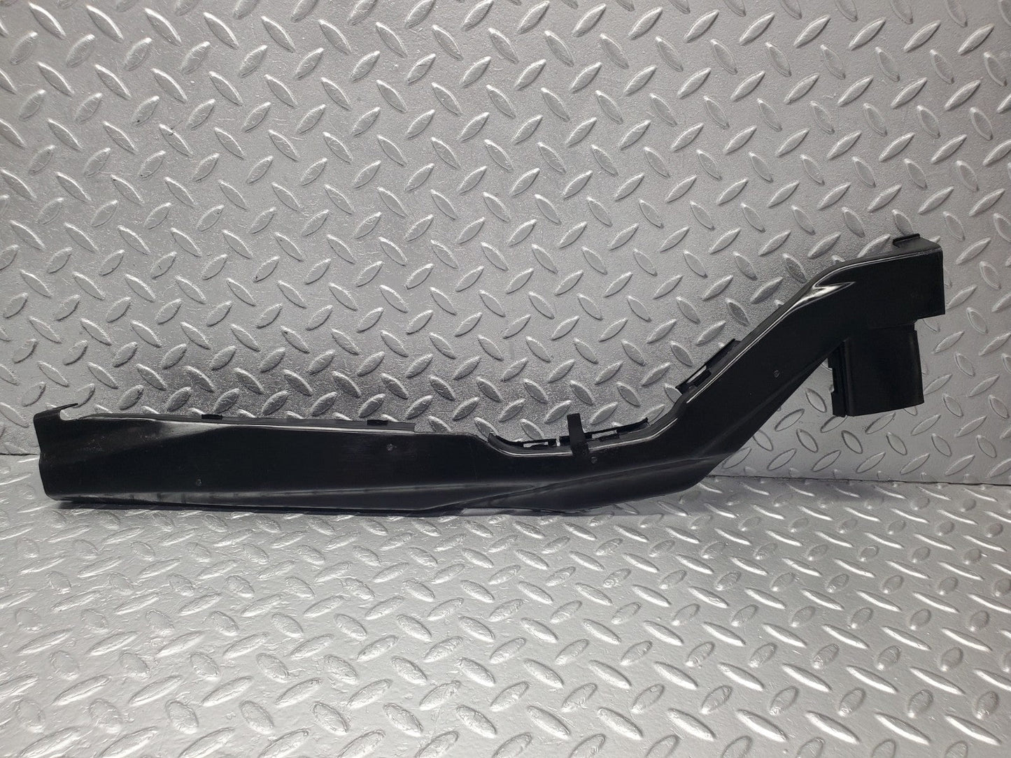W201 Baby Benz rear right cable channel used OEM