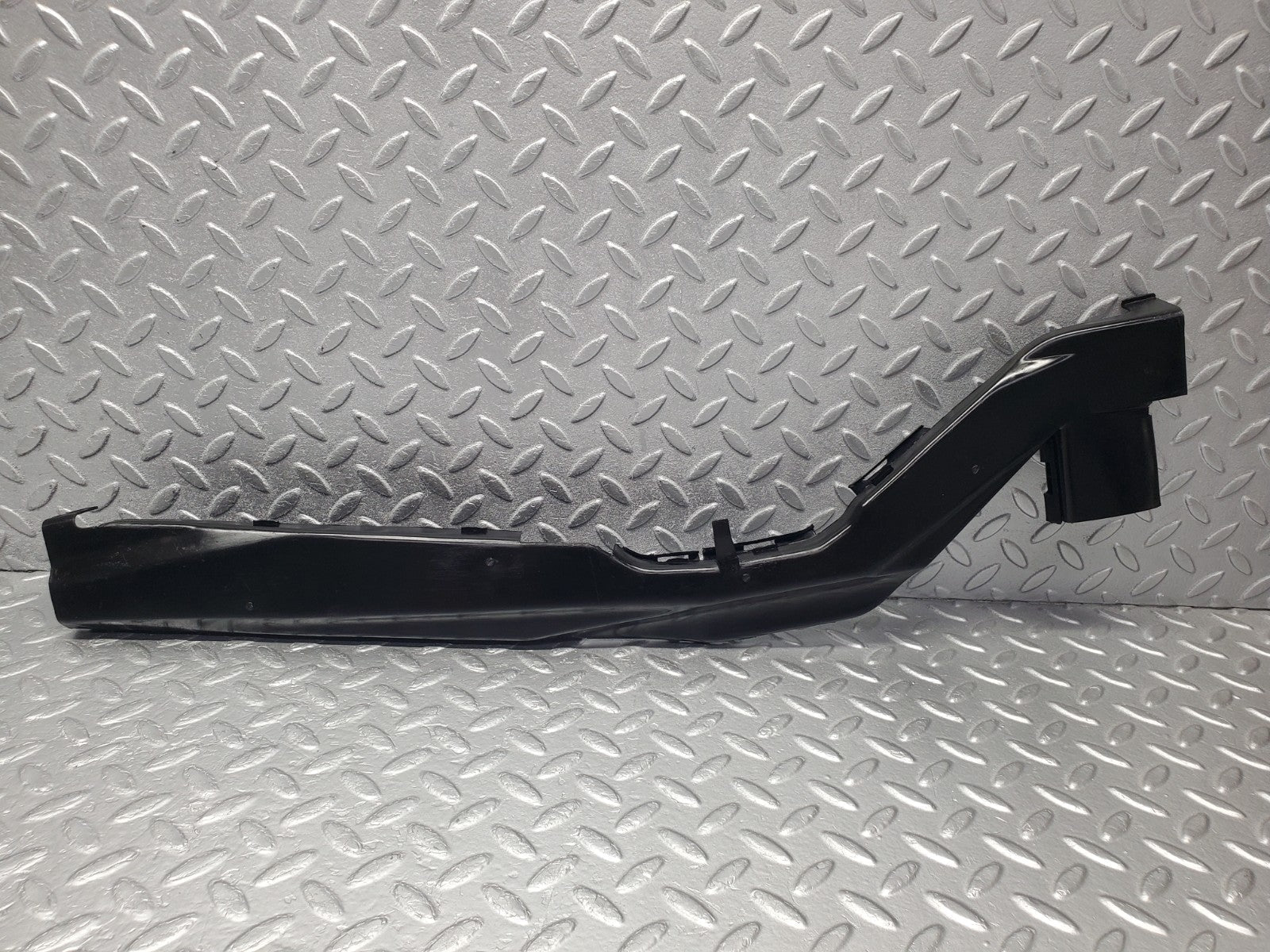W201 Baby Benz rear right cable channel used OEM