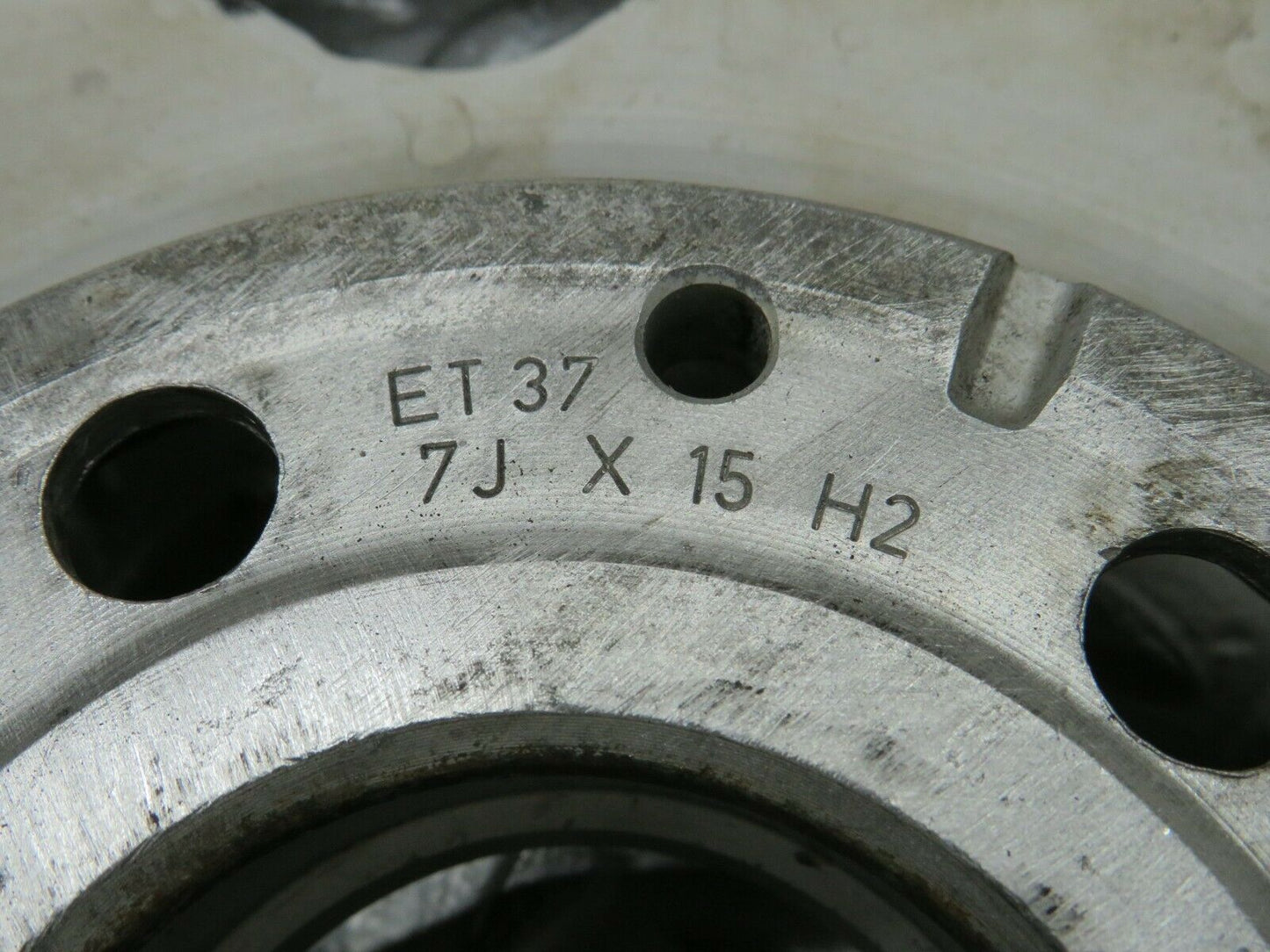 22843 Mercedes-Benz S123 280TE Alloy Wheel 7Jx15H2 ET37 1704010002