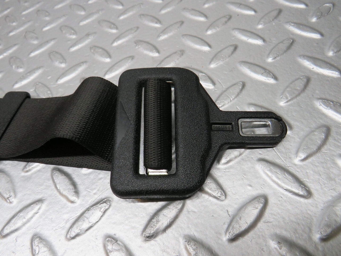 31585 Mercedes-Benz W201 190LE 1.8L Rear Seat Belt Set With Buckles 2018604285