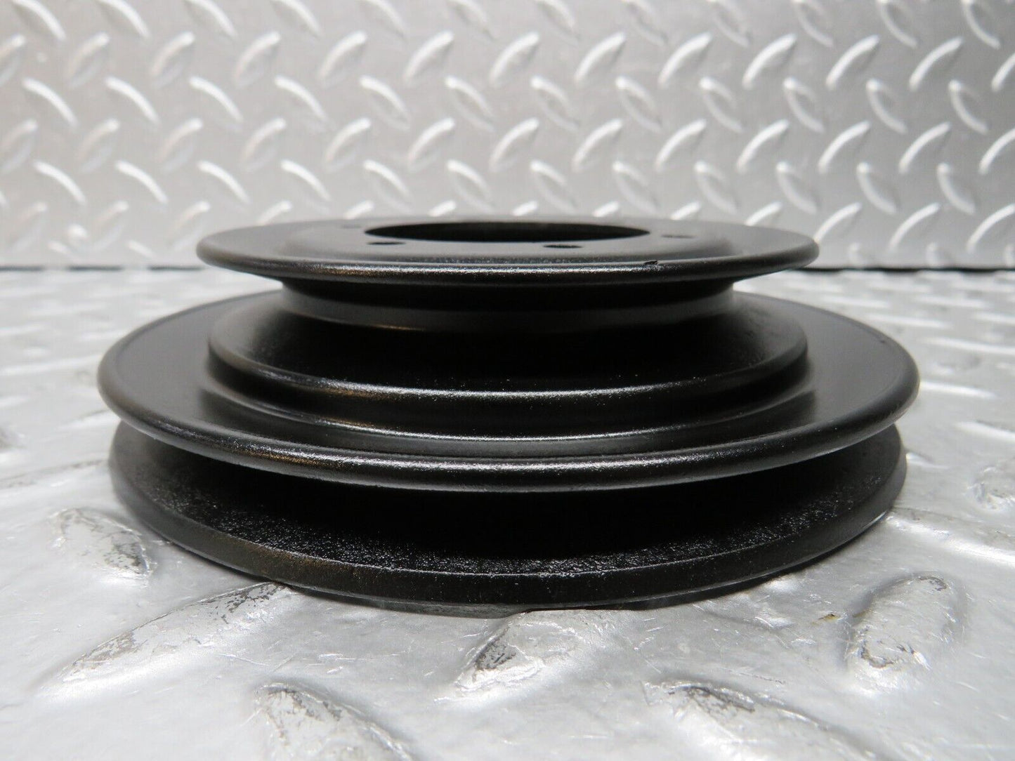 29880 Mercedes-Benz W123 230E Crankshaft Pulley 1020320404