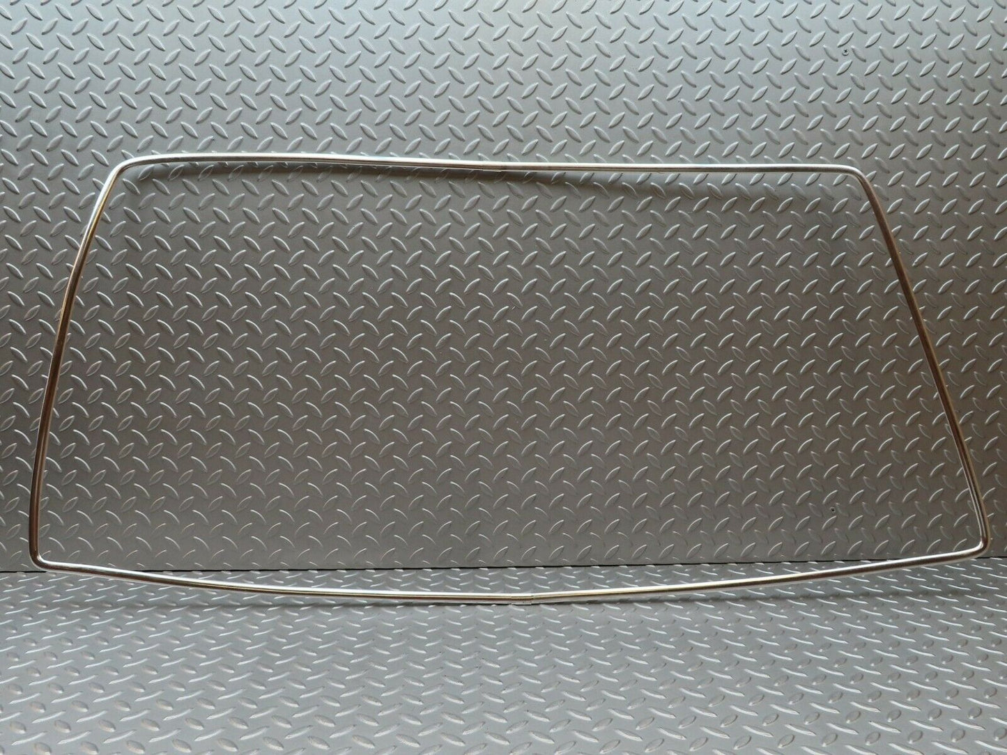 4027 Mercedes-Benz S123 200T Wagon Rear Windscreen Chrome Moulding Trim
