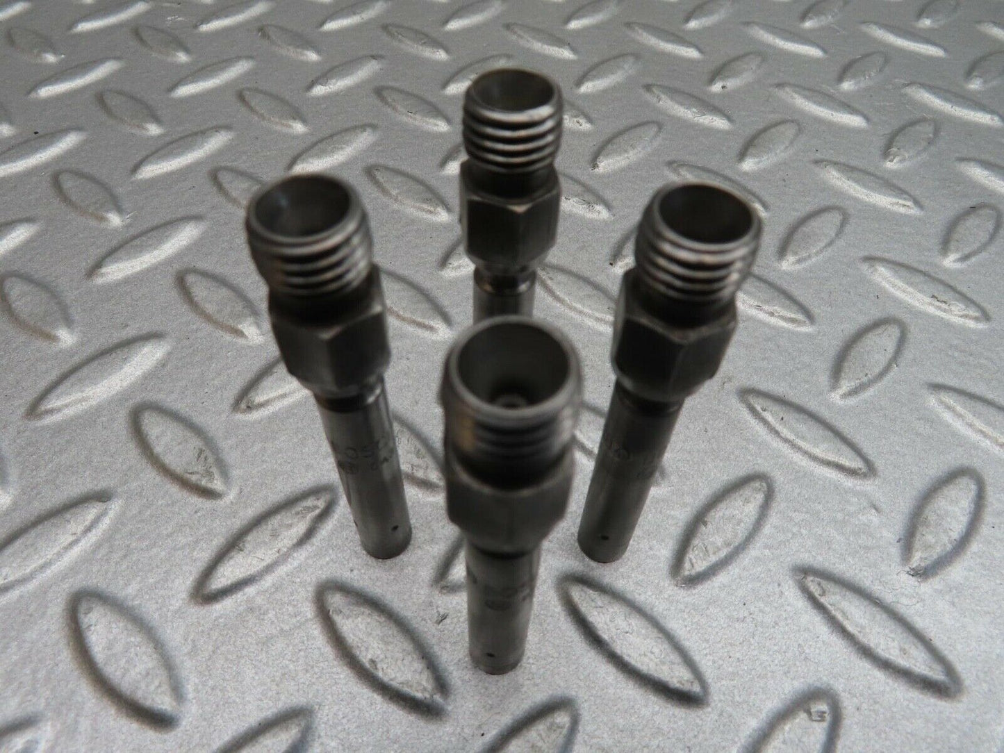 14400 Mercedes-Benz W116 350SE 4x Fuel Injectors Bosch 0437502010