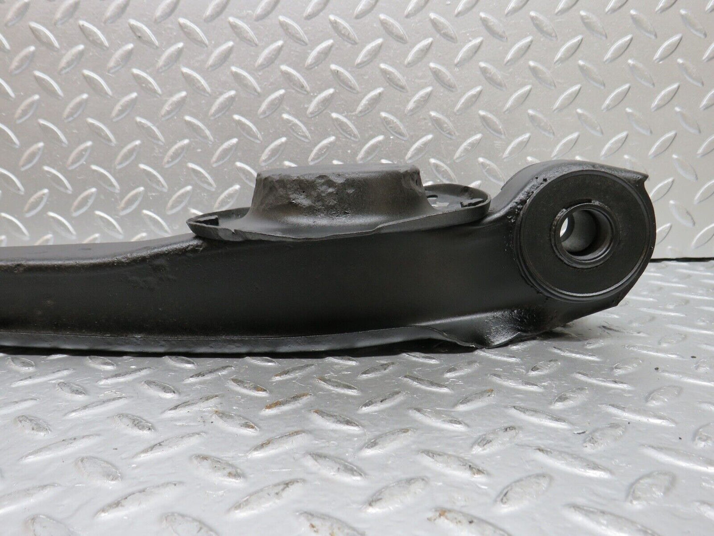 0367 Mercedes-Benz W108 280SE Rear Axle Spring Coil Mount