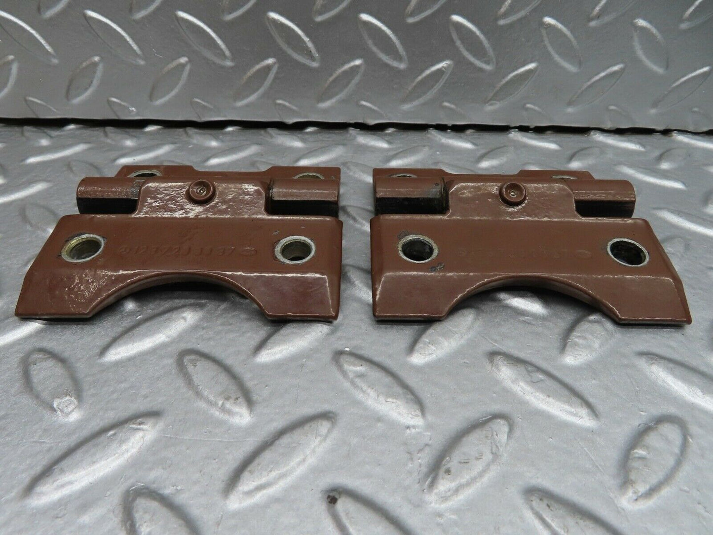 21070 Mercedes-Benz W123 230E  Door Hinges Pair 1237200037