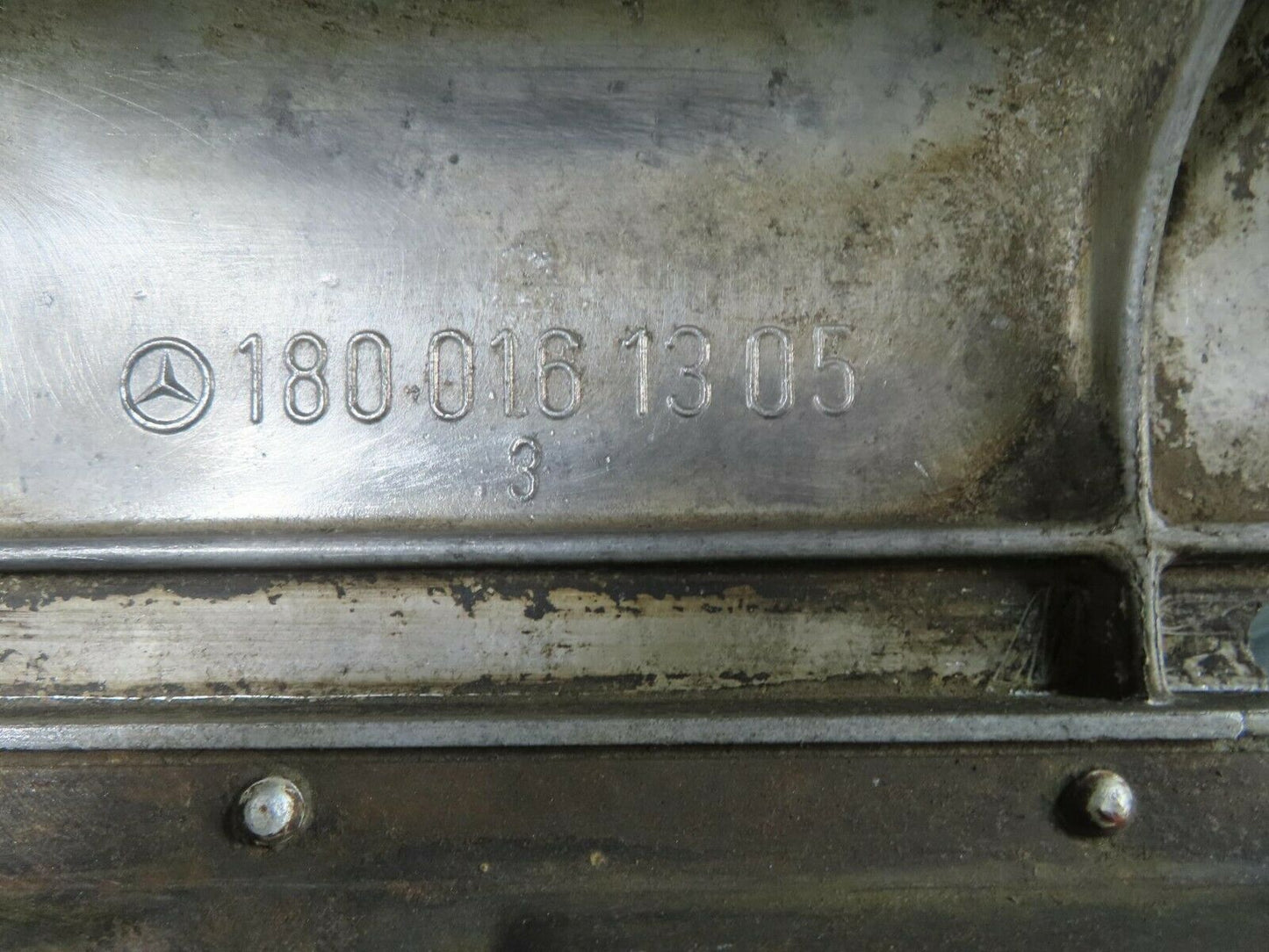 8674 Mercedes-Benz W111 Cylinder Head Valve Cover 1800161305