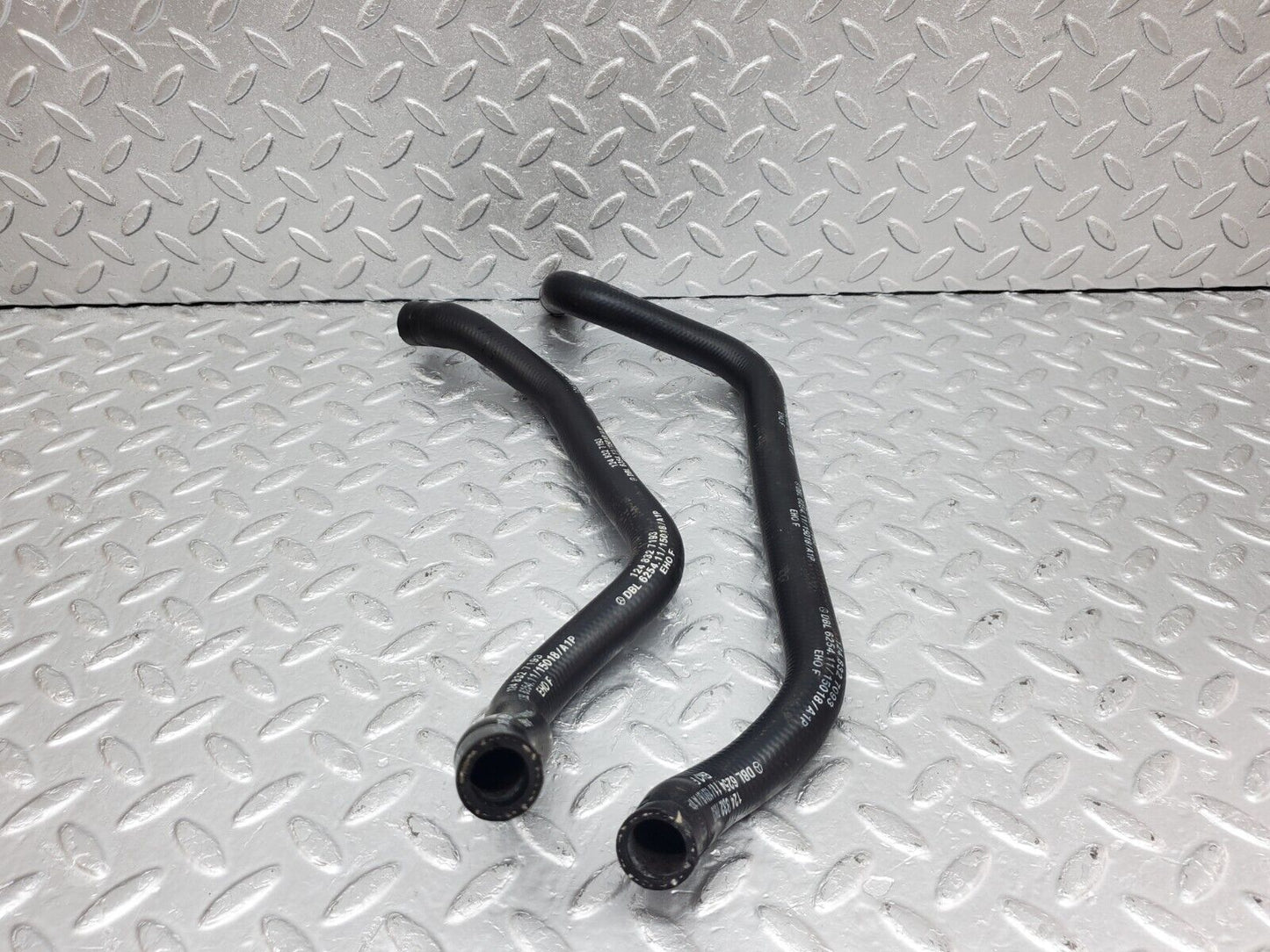 44746 Mercedes-Benz W124 220E Heater Hose Pipe Pair 1248327093 1248327193