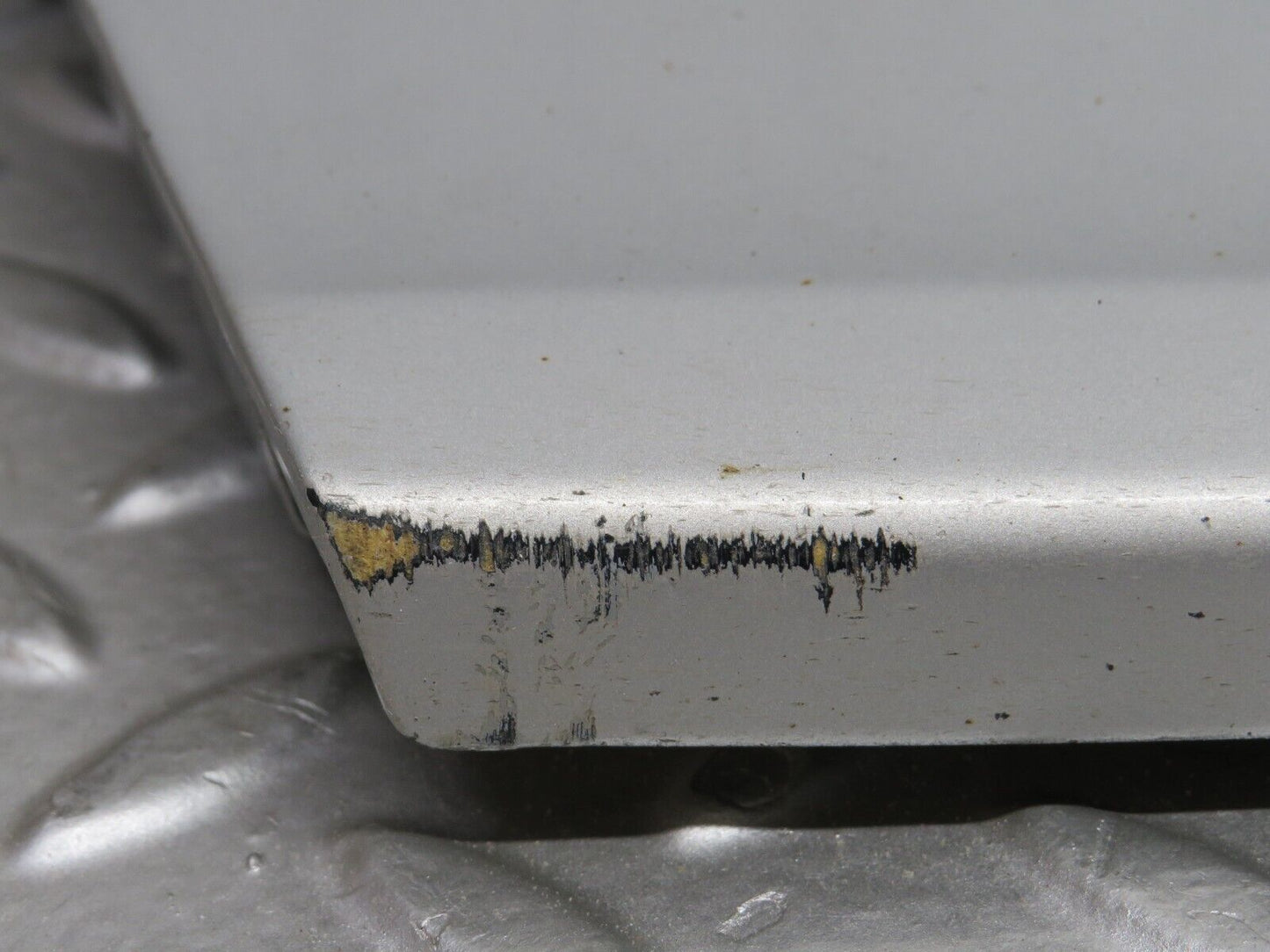 39381 Mercedes-Benz R129 320SL Coupe Right Door Lower Moulding Trim 1296902240