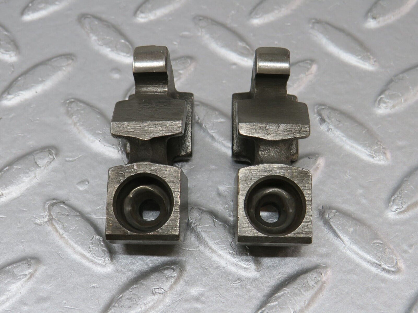 34562 Mercedes-Benz C126 380SEC Coupe Rocker Arm With Valve Tappet