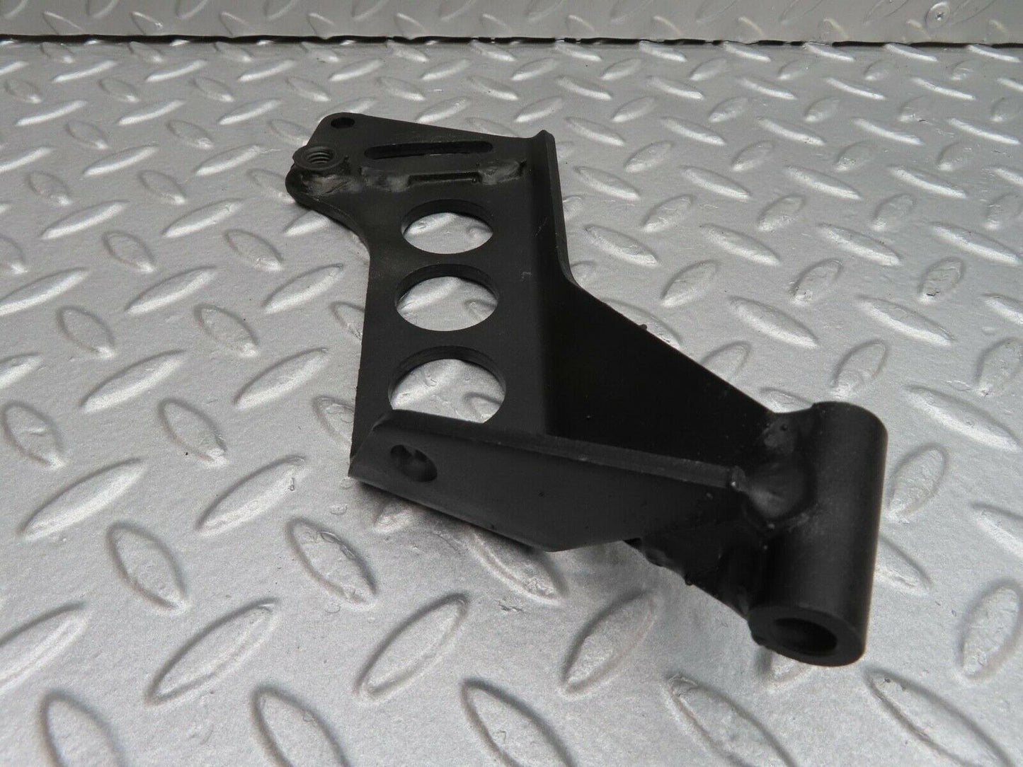 15972 Mercedes-Benz W123 280E Power Steering Pump Bracket