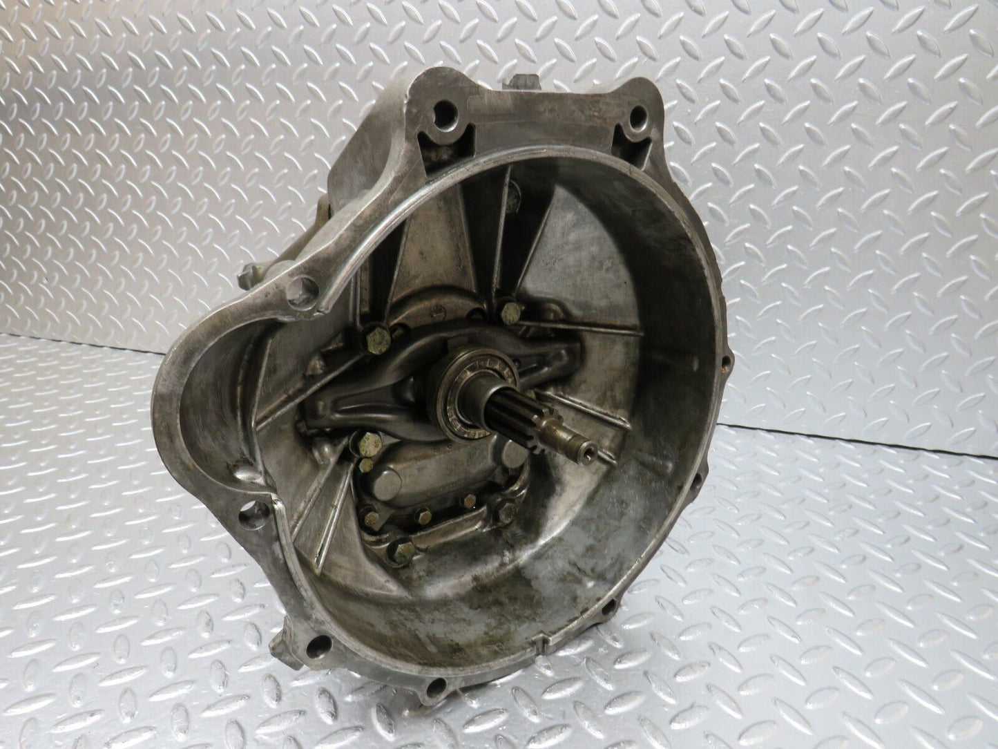 32931 Mercedes-Benz W123 300D Manual Gearbox 4 Speed 1152612501 870215