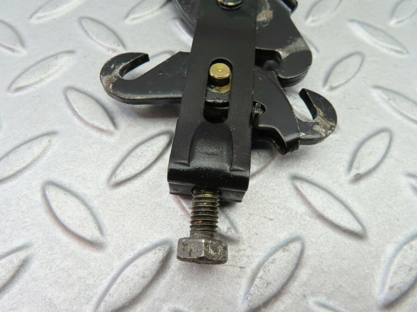 6304 Mercedes-Benz W126 380SE Handbrake Adjusting Handbrake Regulator