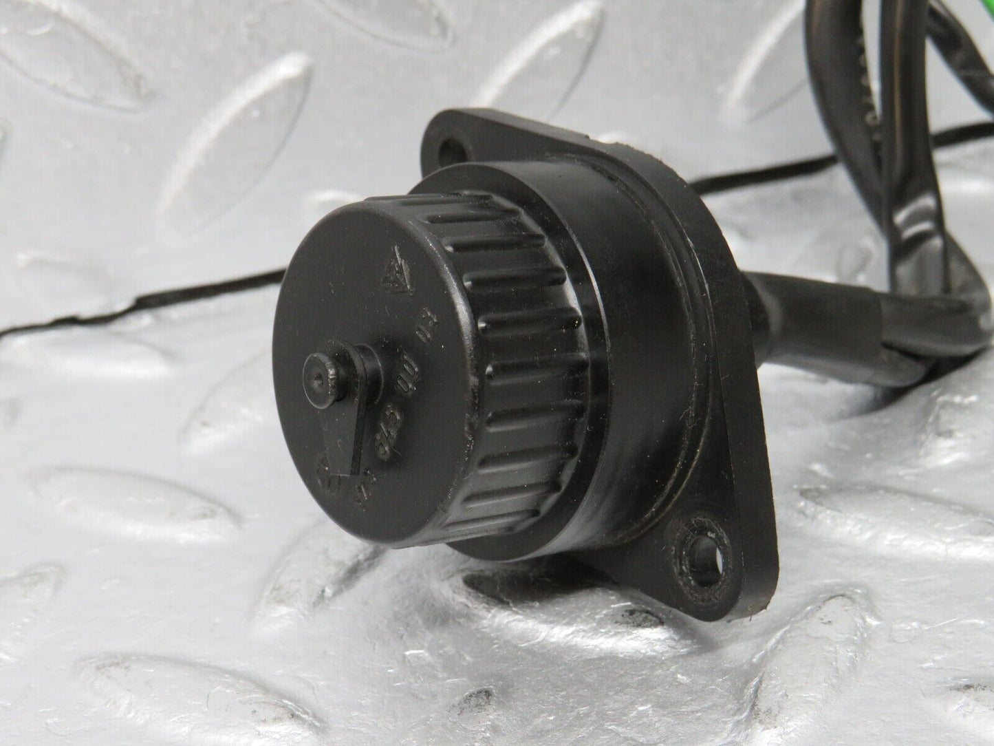 39099 Mercedes-Benz R107 500SL Diagnostic Connector 1235450026 1235450003 1075404808