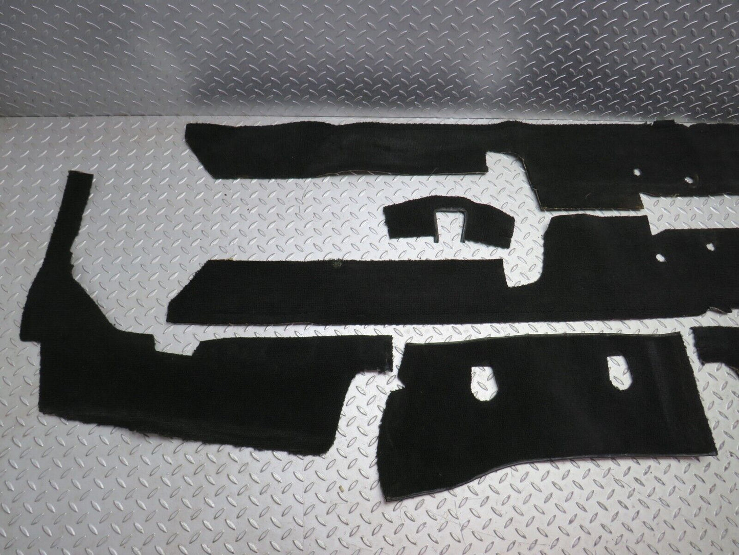 28010 Mercedes-Benz W123 280E Front Mat Set Black