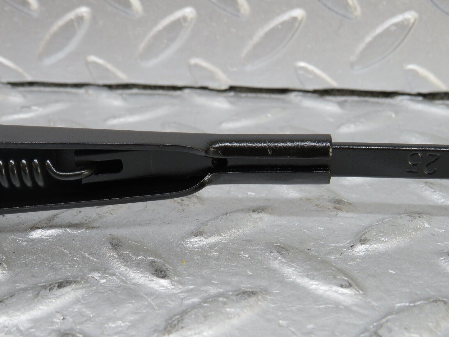 36167 Mercedes-Benz W126 420SE Windscreen Wiper Arm Left Side