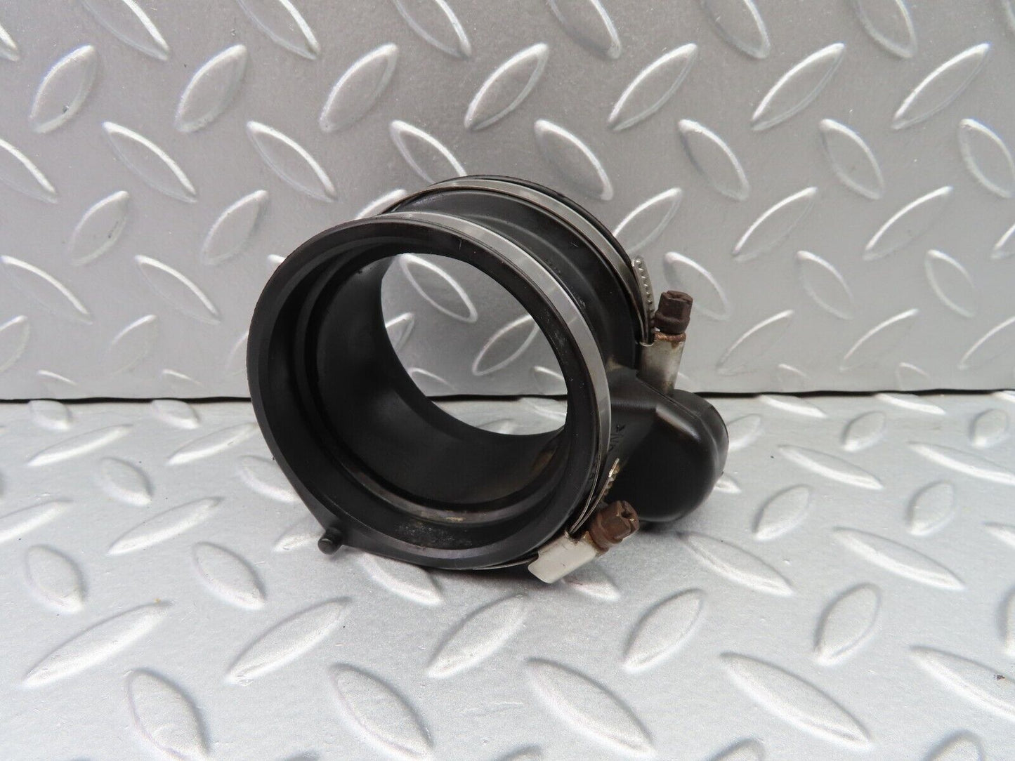 6804 Mercedes-Benz S124 E220 Wagon Air Intake Hose 1111410082