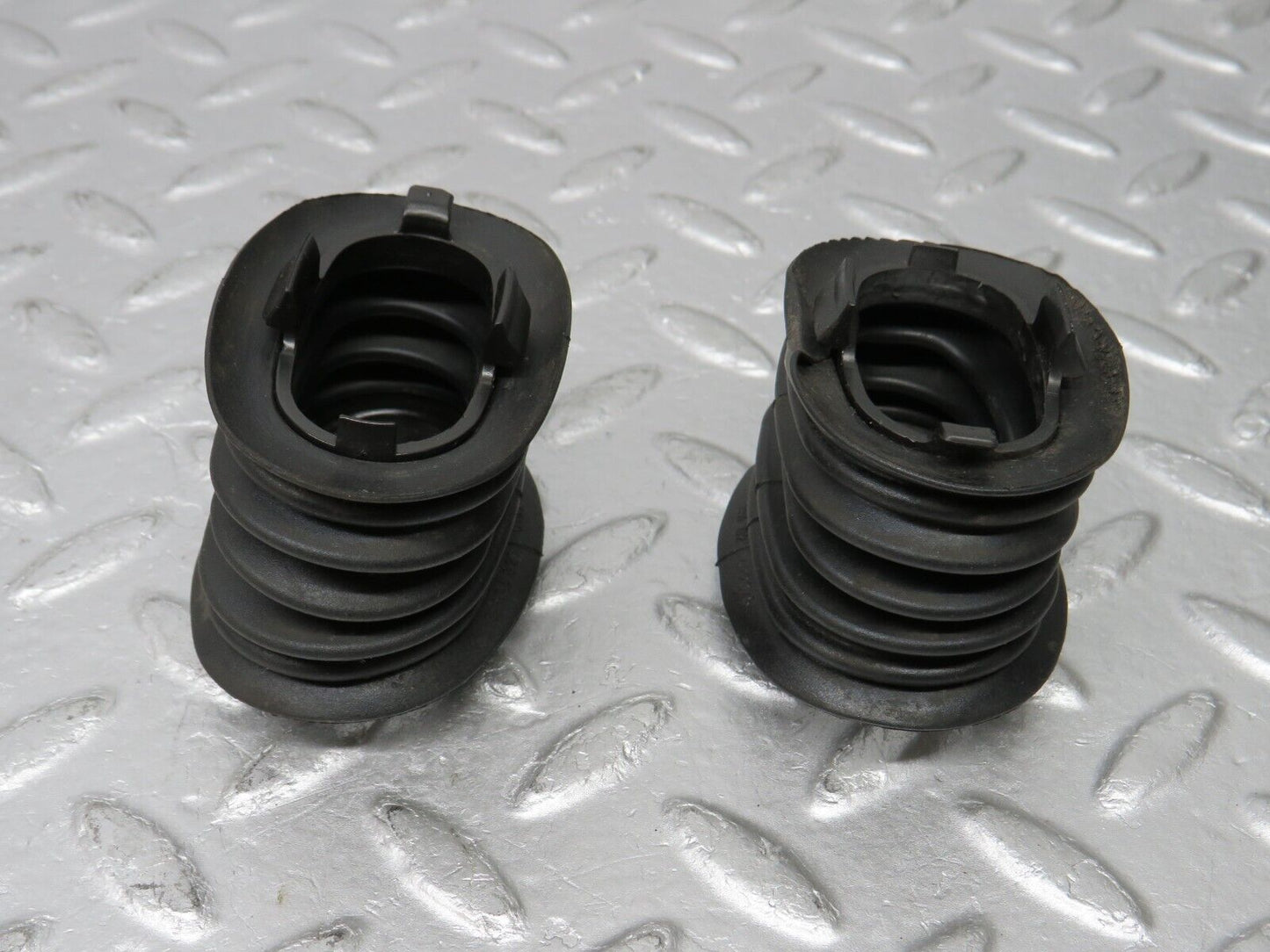38138 Mercedes-Benz A124 320E Cabriolet Front Door Wire Protector Rubber  1248210197