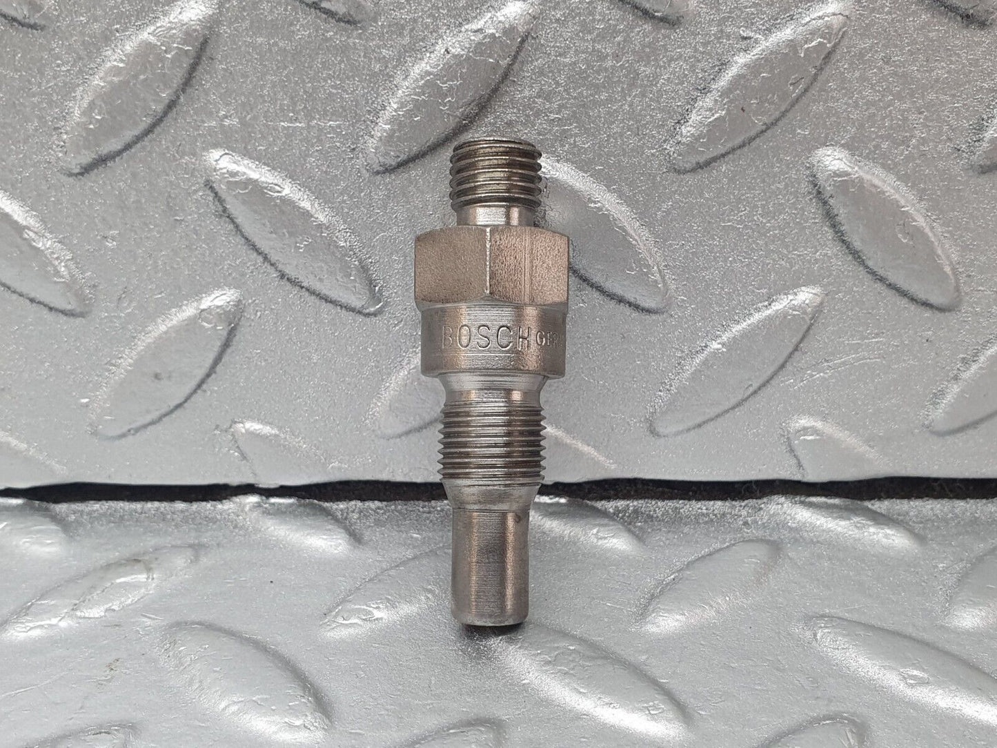 43367 Mercedes-Benz W108 280SE Fuel Injector Bosch DC8C45R2