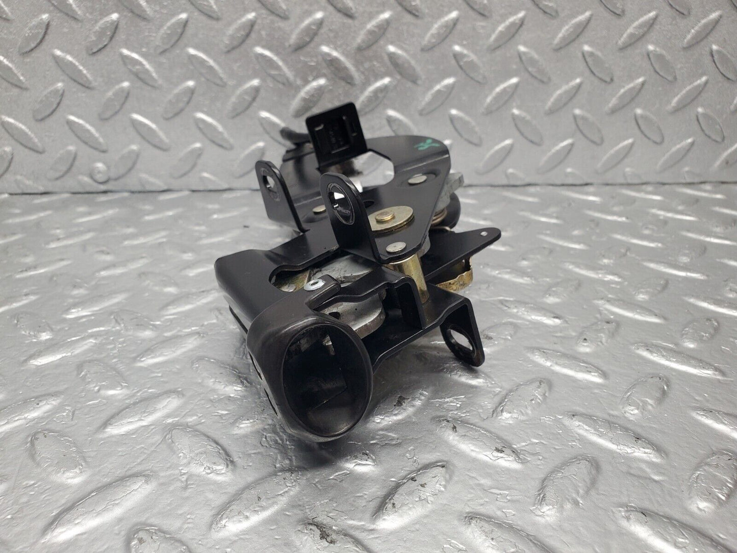 47016 Mercedes-Benz R129 320SL Coupe Rear Right Roof Lock Mechanism 1298001774