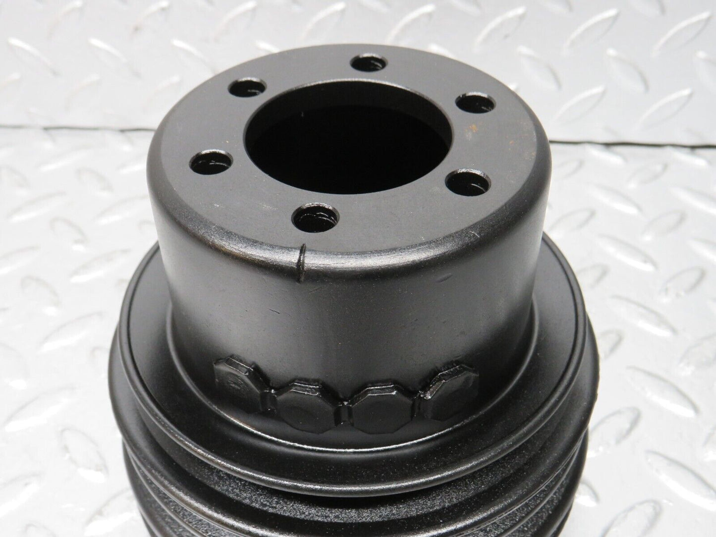 33075 Mercedes-Benz C107 R107 350 V8 Crankshaft Pulley